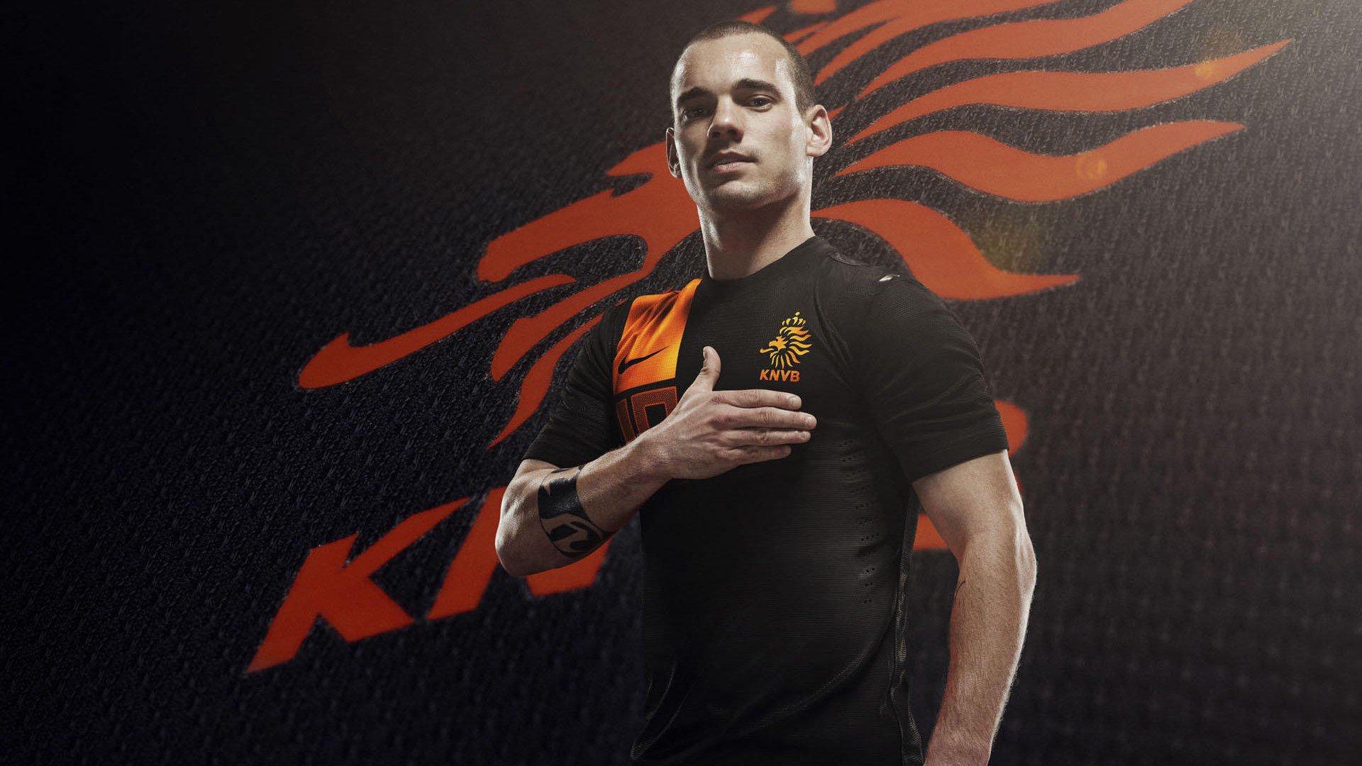 迈尼昂公开质疑海外赛安排,足球不应只被金钱驱动,本土文化根基遭忽视