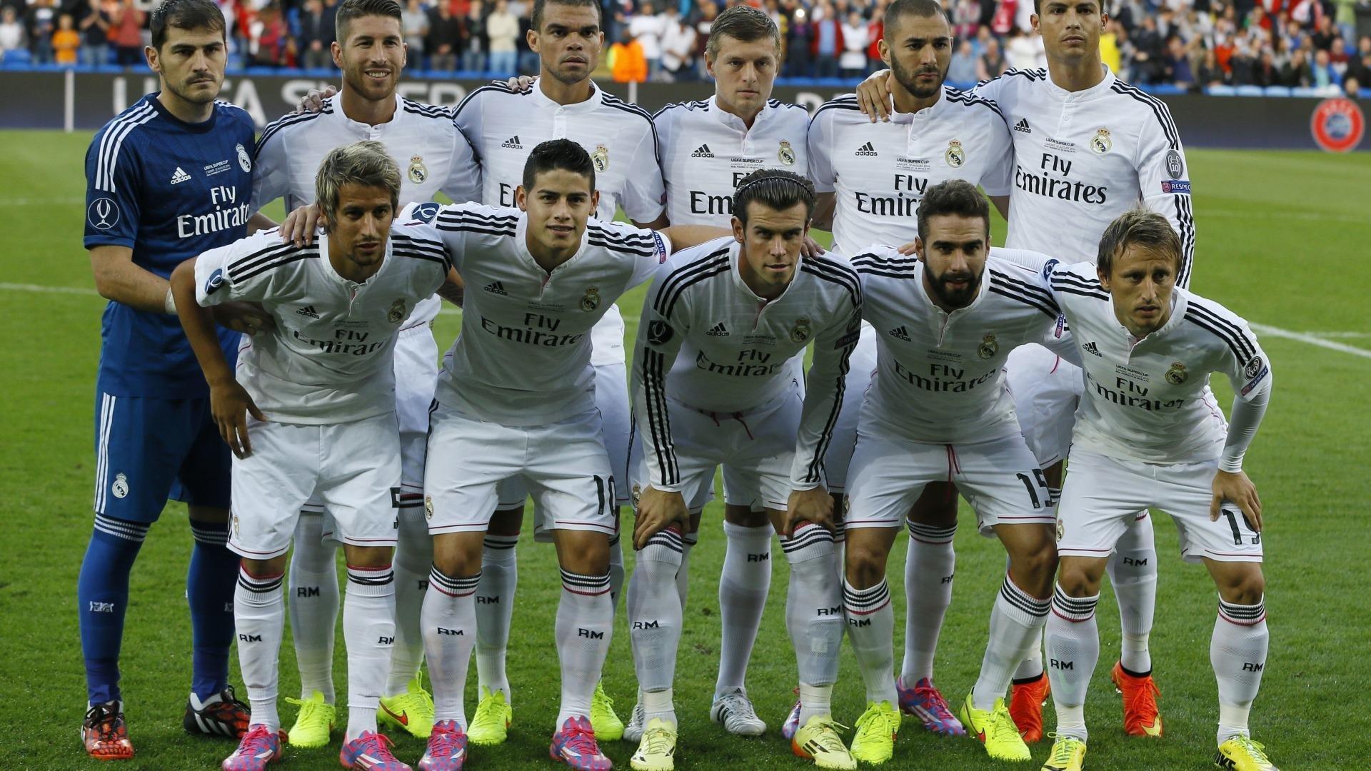 蓝军未来基石！切尔西官方宣布与17岁天才中场雷吉-沃尔什签下首份职业合同