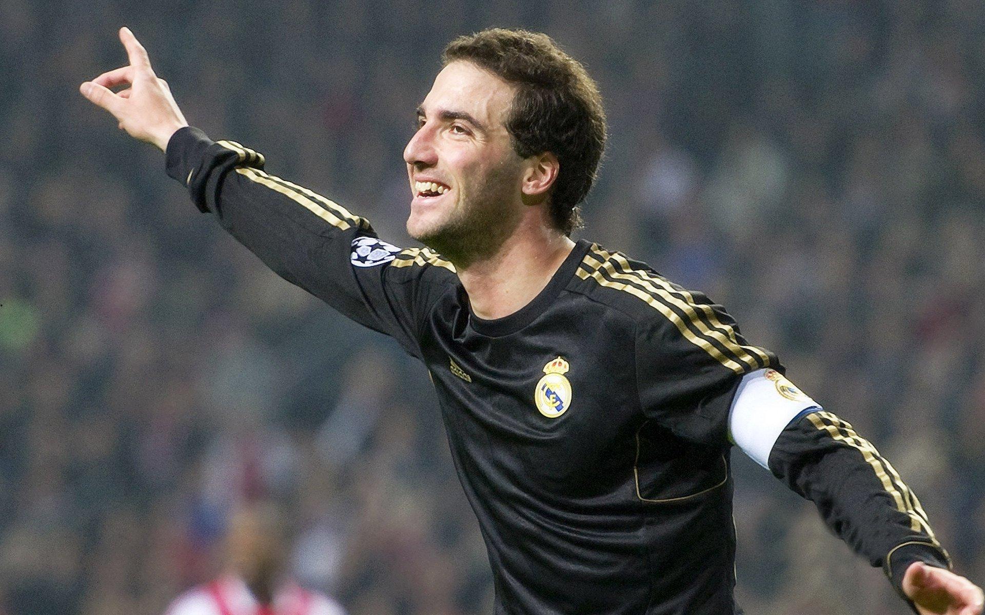 霍安·加西亚回归稳固防线，巴萨力克劲敌迎关键零封；什琴斯尼连续九场失球纪录延续